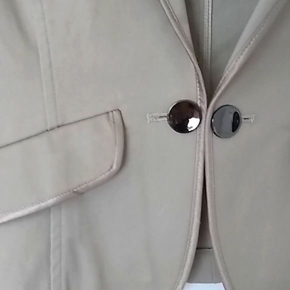 Tops - Picture 3 of 5